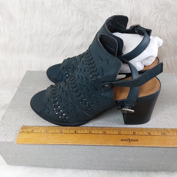 Maurices Women's Grey Woven Slip On High Heels Sandals Size: 8 - Picture 5 of 9